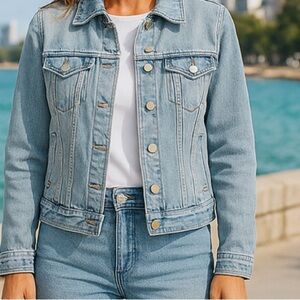 Reserve Fairfax Denim Jacket Womens Small Lightwash Denim